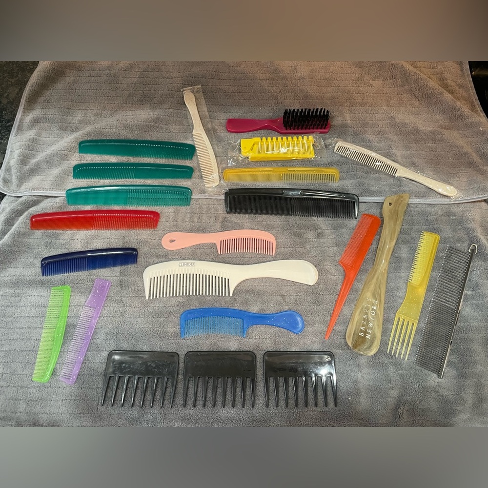 Vintage Colorful Combs Clinique And Mixed Plastic Lot